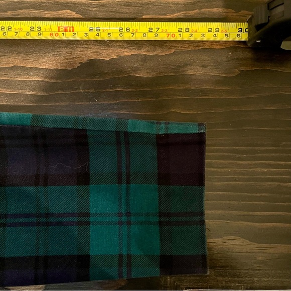 Old Navy Sz 6 Mid-Rise Printed Pixie Ankle
Pants, Black Watch - Picture 6 of 7